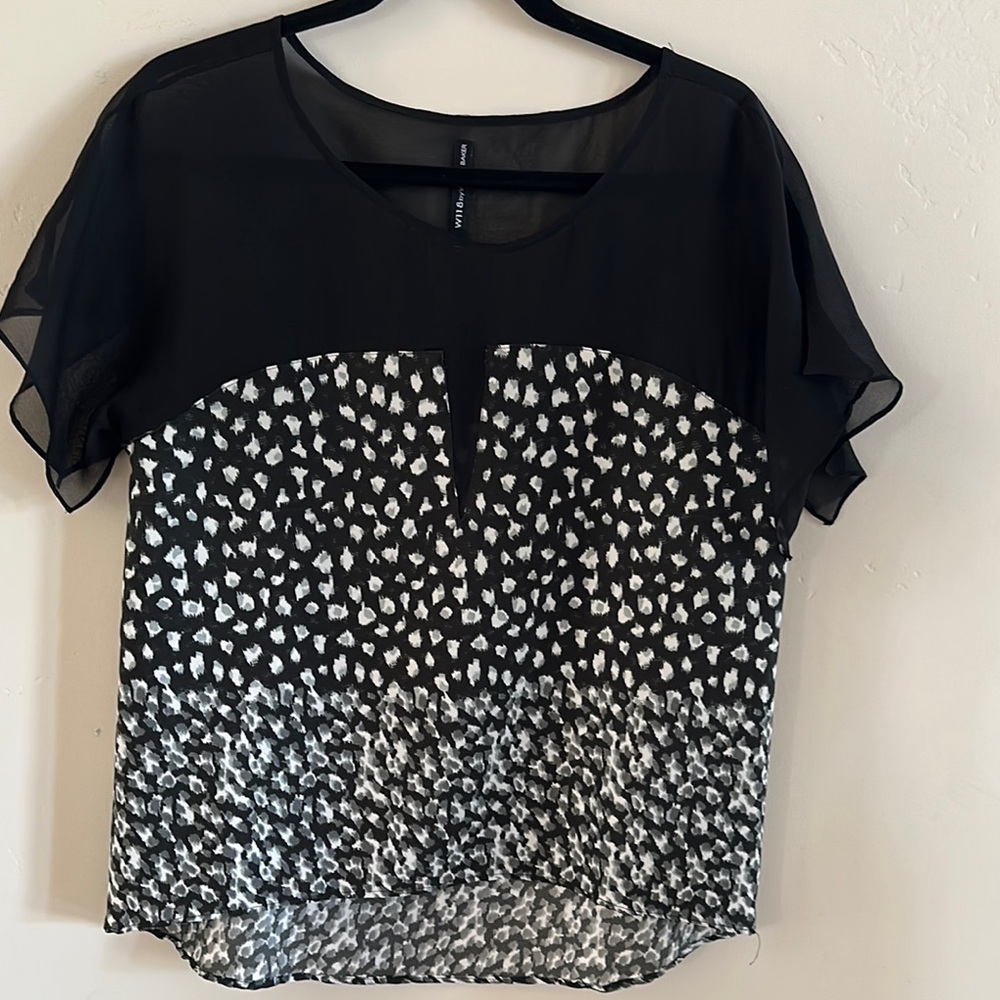W118 by Walter Baker Black and White Flutter Sleeve Blouse size M
